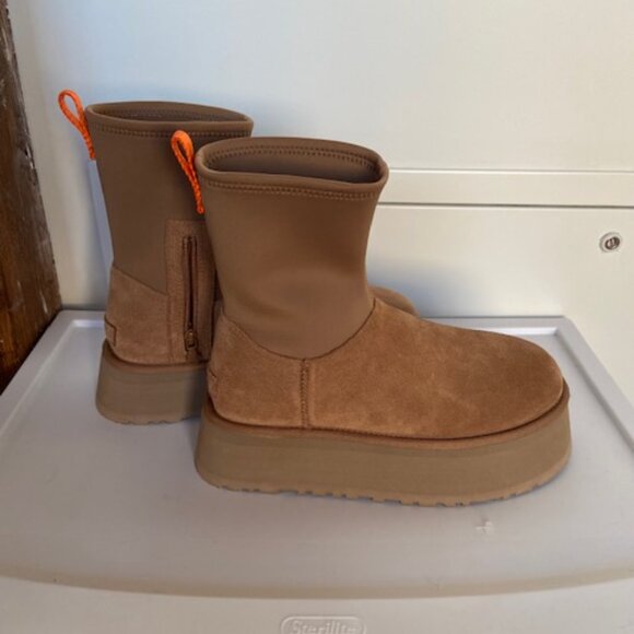 UGG Classic Dipper Platform Boots Size 9 - Picture 1 of 4